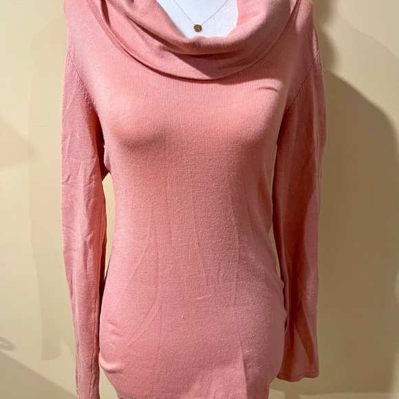 Suzy Shier women’s sweater in size Small NWOT - Picture 2 of 3